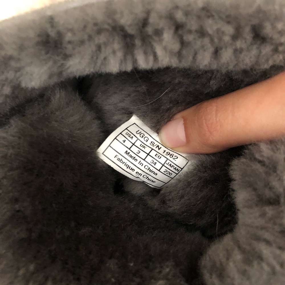 Grey Uggs - image 4